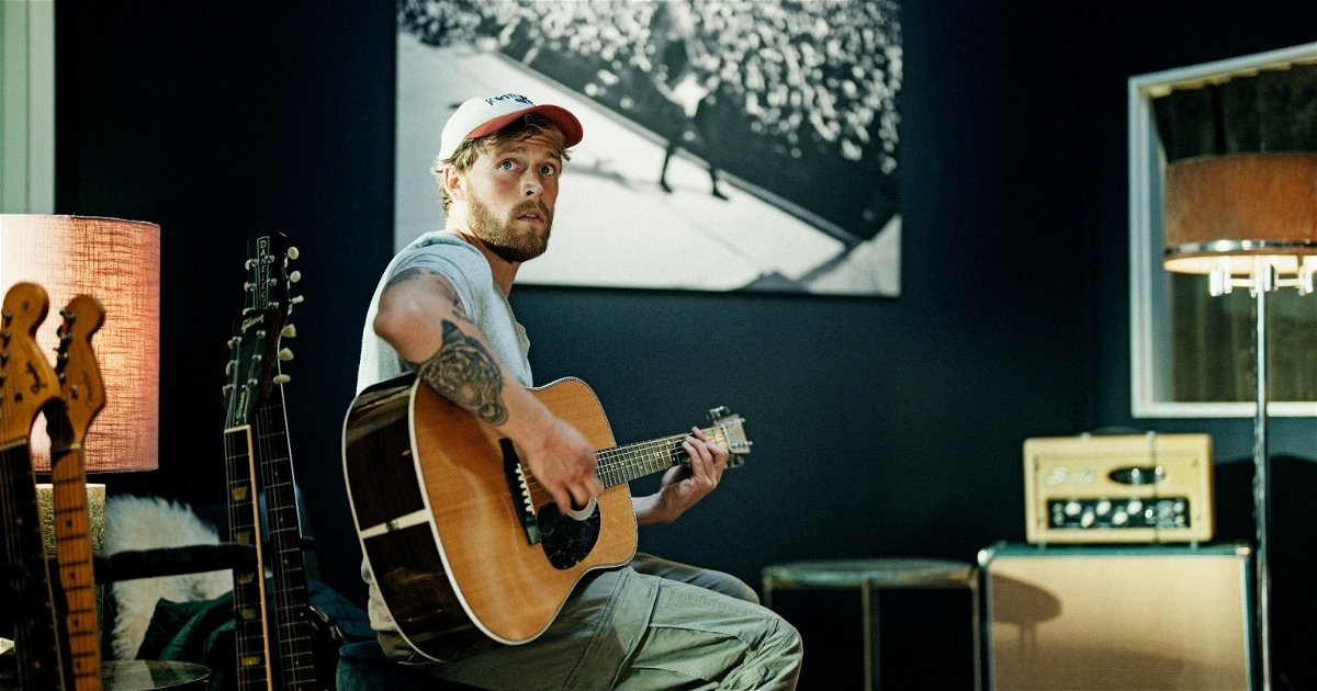 Датский певец Кристофер нашел свой голос в трейлере Netflix «a Beautiful Life»