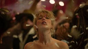 «Умри, любовь моя»: Бэмби и дробовик