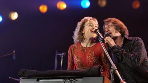 Рецензия на «Song Sung Blue»: больше для фанатов Нила Даймонда, чем для любителей кино