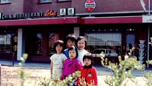 Обзор «Больше, чем баби панганг»: большая история самого популярного в Голландии «китайского» блюда