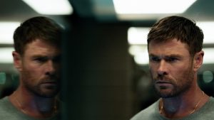 Рецензия ‘Криминал 101’: стильный криминальный фильм с видимыми амбициями